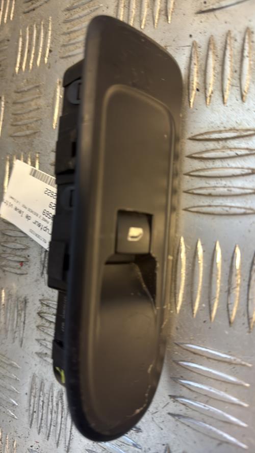 Interrupteur de leve vitre avant droit PEUGEOT 308 1 PHASE 2 Diesel - Image 3