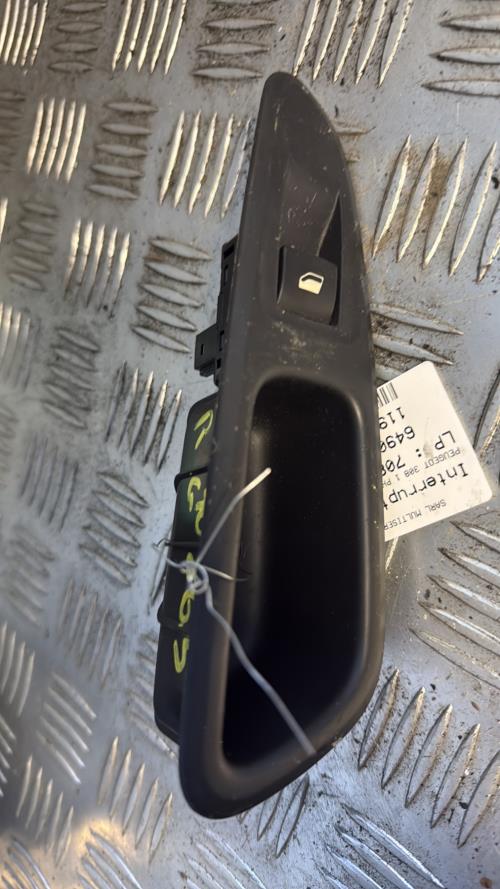 Interrupteur de leve vitre arriere gauche PEUGEOT 308 1 PHASE 2 Diesel - Image 1