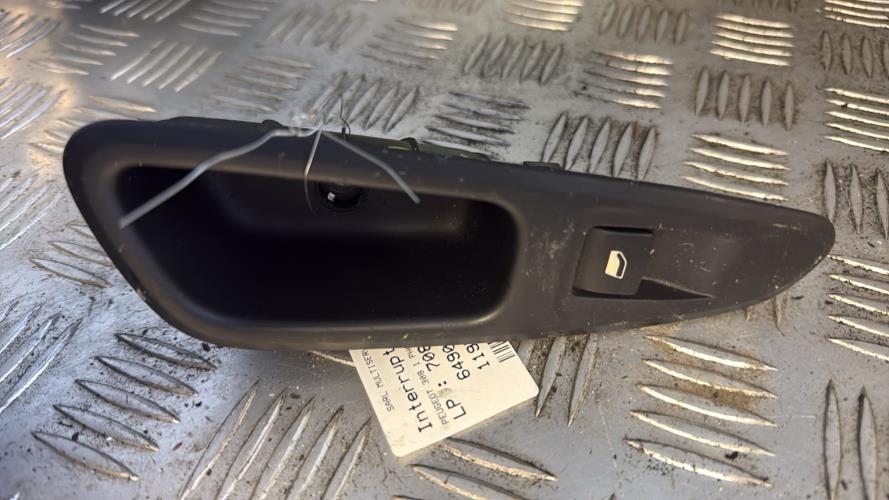 Interrupteur de leve vitre arriere gauche PEUGEOT 308 1 PHASE 2 Diesel - Image 2