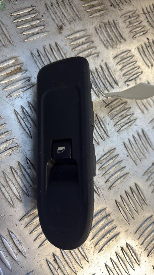 Interrupteur de leve vitre avant droit PEUGEOT 308 1 PHASE 2 Diesel - Image 1