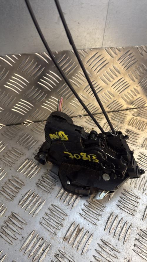 Serrure avant droit TOYOTA YARIS 2 PHASE 2 Essence - Image 3