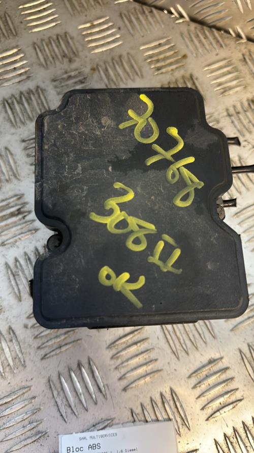 Bloc ABS (freins anti-blocage) PEUGEOT 308 2 PHASE 1 Diesel - Image 3