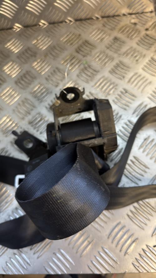 Ceinture arriere droit RENAULT CLIO 4 PHASE 1 BREAK Diesel - Image 1