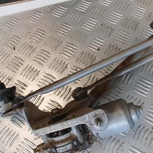 Moteur essuie glace avant TOYOTA YARIS 2 PHASE 1 Essence - Image 1