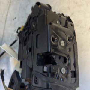 Serrure arriere gauche VOLKSWAGEN POLO 5 PHASE 2 Diesel - Image 1