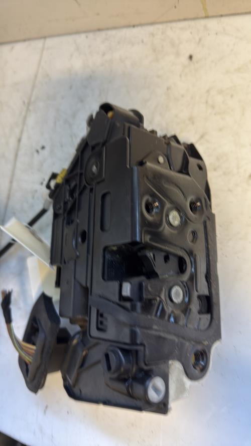 Serrure arriere gauche VOLKSWAGEN POLO 5 PHASE 2 Diesel - Image 1