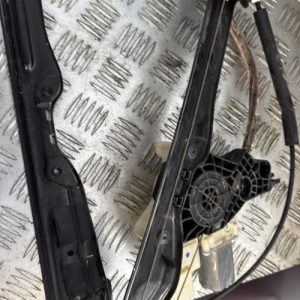 Leve vitre electrique avant gauche PEUGEOT 308 2 PHASE 1 Diesel - Image 1