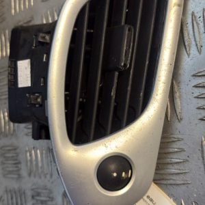 Aerateur tableau de bord avant gauche RENAULT SCENIC 3 PHASE 3 Diesel - Image 1