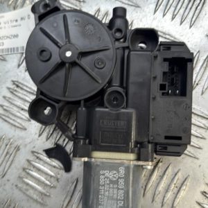Moteur leve vitre avant droit VOLKSWAGEN POLO 5 PHASE 2 Essence - Image 1