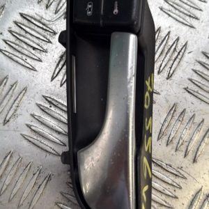 Poignee interieur avant gauche AUDI A3 2 PHASE 1 Diesel - Image 1