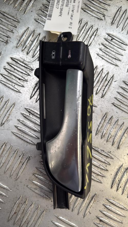 Poignee interieur avant gauche AUDI A3 2 PHASE 1 Diesel - Image 3