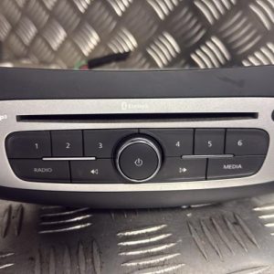 Autoradio d'origine RENAULT LAGUNA 3 PHASE 3 BREAK Diesel - Image 1