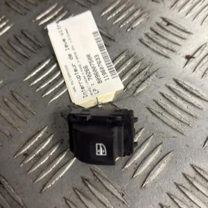 Interrupteur de leve vitre avant droit RENAULT LAGUNA 3 PHASE 3 BREAK Diesel - Image 1