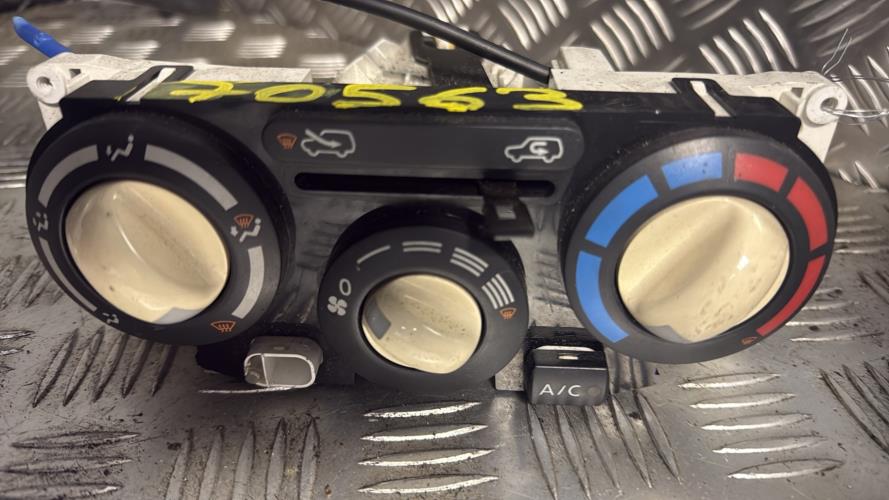 Commande chauffage NISSAN MICRA 3 PHASE 1 Essence - Image 1