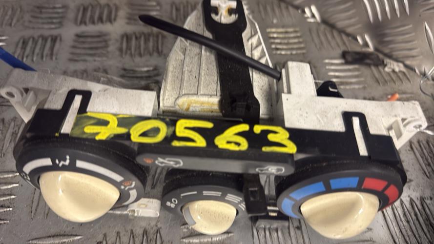 Commande chauffage NISSAN MICRA 3 PHASE 1 Essence - Image 4