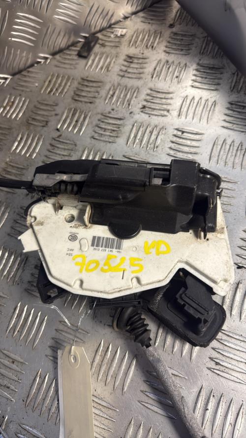 Serrure avant droit VOLKSWAGEN POLO 5 PHASE 2 Essence - Image 1