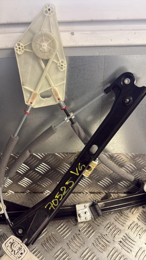 Mecanisme de leve vitre electrique avant gauche VOLKSWAGEN POLO 5 PHASE 2 Essence - Image 2