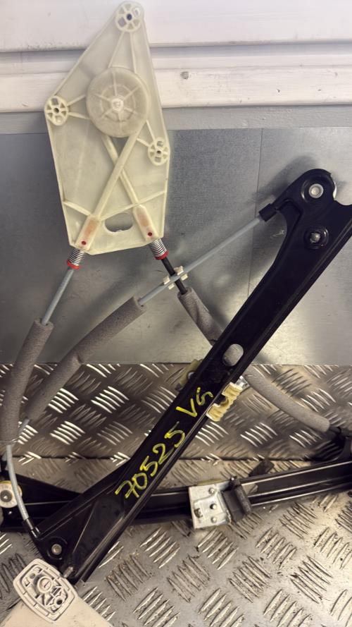 Mecanisme de leve vitre electrique avant gauche VOLKSWAGEN POLO 5 PHASE 2 Essence - Image 3