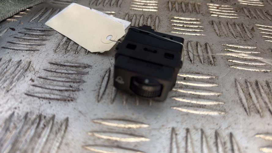 Commande de reglage hauteur de phare NISSAN MICRA 3 PHASE 1 Essence - Image 1