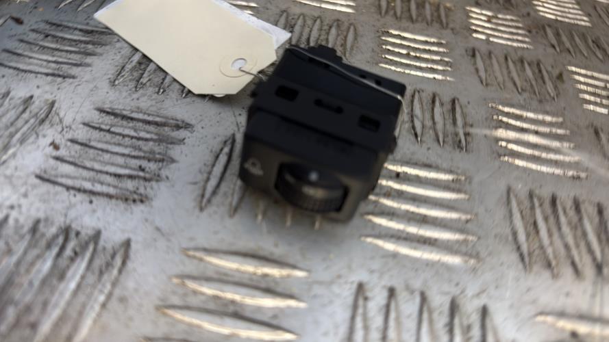 Commande de reglage hauteur de phare NISSAN MICRA 3 PHASE 1 Essence - Image 3