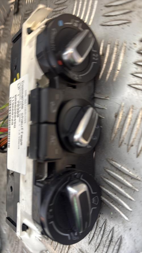 Commande chauffage VOLKSWAGEN POLO 5 PHASE 1 Essence - Image 2
