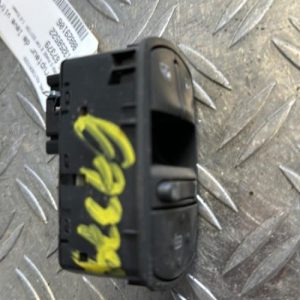 Interrupteur de leve vitre avant gauche OPEL CORSA D PHASE 2 Diesel - Image 1