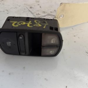 Interrupteur de leve vitre avant gauche OPEL CORSA D PHASE 2 Diesel - Image 1