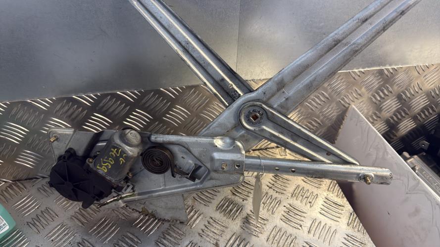 Leve vitre electrique avant gauche RENAULT TWINGO 1 PHASE 3 Essence - Image 1