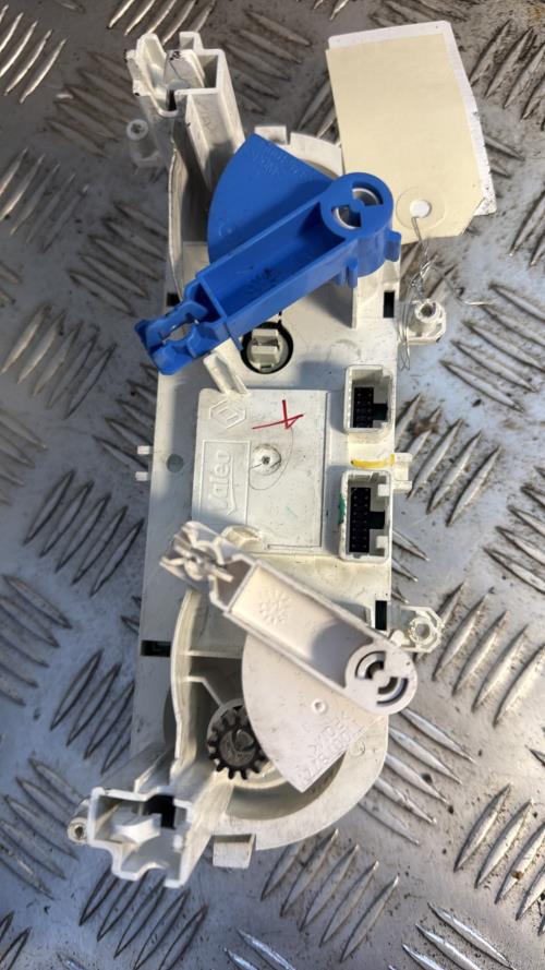 Commande chauffage RENAULT CLIO 4 PHASE 1 BREAK Diesel - Image 4