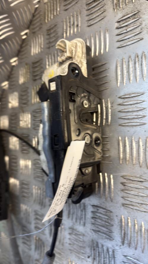 Serrure avant gauche SKODA FABIA 2 PHASE 2 Essence - Image 2