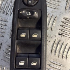 Interrupteur de leve vitre avant gauche CITROEN C5 2 BREAK Diesel - Image 1