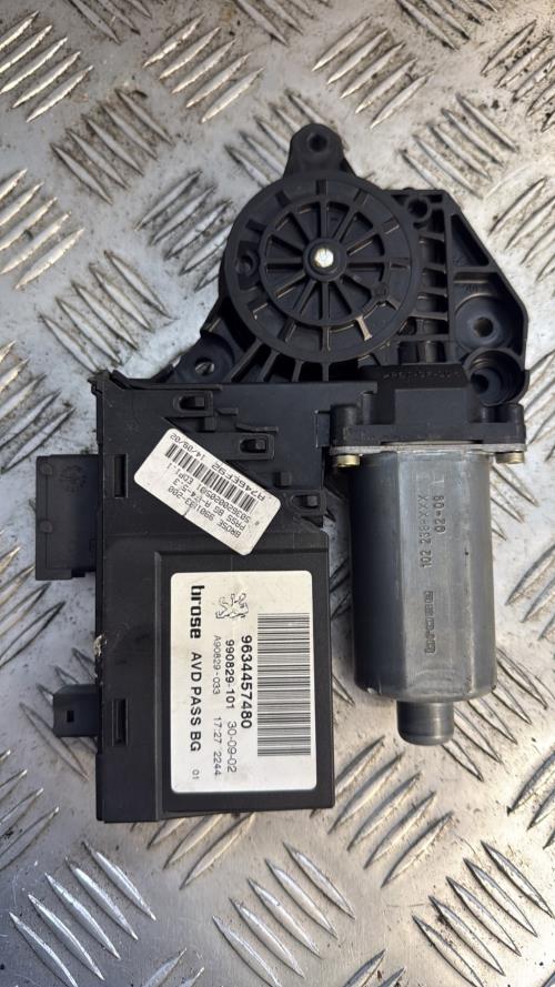 Moteur leve vitre avant droit PEUGEOT 307 PHASE 1 BREAK Diesel - Image 2