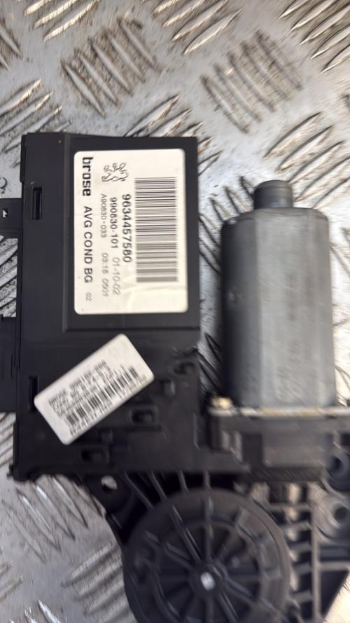 Moteur leve vitre avant gauche PEUGEOT 307 PHASE 1 BREAK Diesel - Image 1
