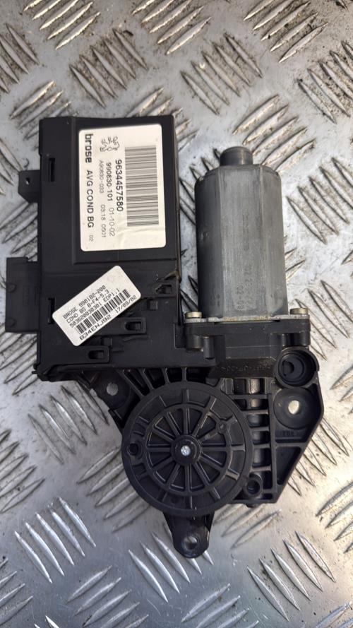 Moteur leve vitre avant gauche PEUGEOT 307 PHASE 1 BREAK Diesel - Image 2