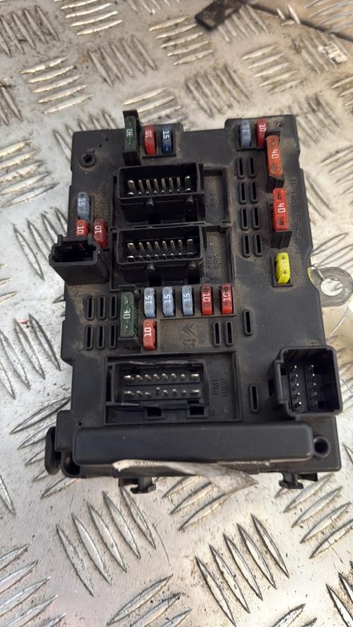 Boitier servitude moteur (BSM) PEUGEOT 307 PHASE 1 BREAK Diesel - Image 3