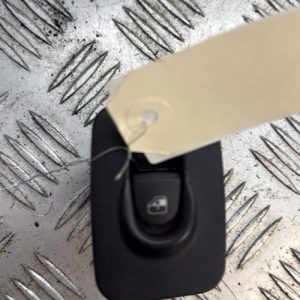 Interrupteur de leve vitre avant droit NISSAN MICRA 4 PHASE 2 Essence - Image 1