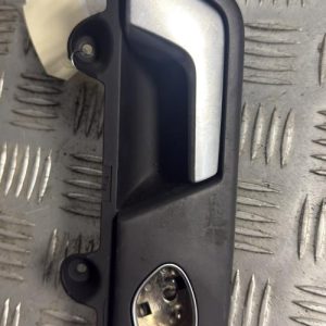 Poignee interieur avant droit AUDI A4 2 PHASE 2 Diesel - Image 1