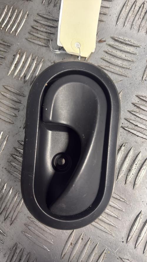 Poignee interieur avant droit DACIA LODGY PHASE 1 Diesel - Image 2