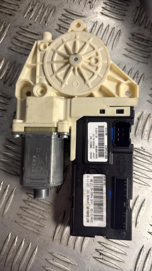 Moteur leve vitre avant droit RENAULT LAGUNA 3 PHASE 3 BREAK Diesel - Image 2