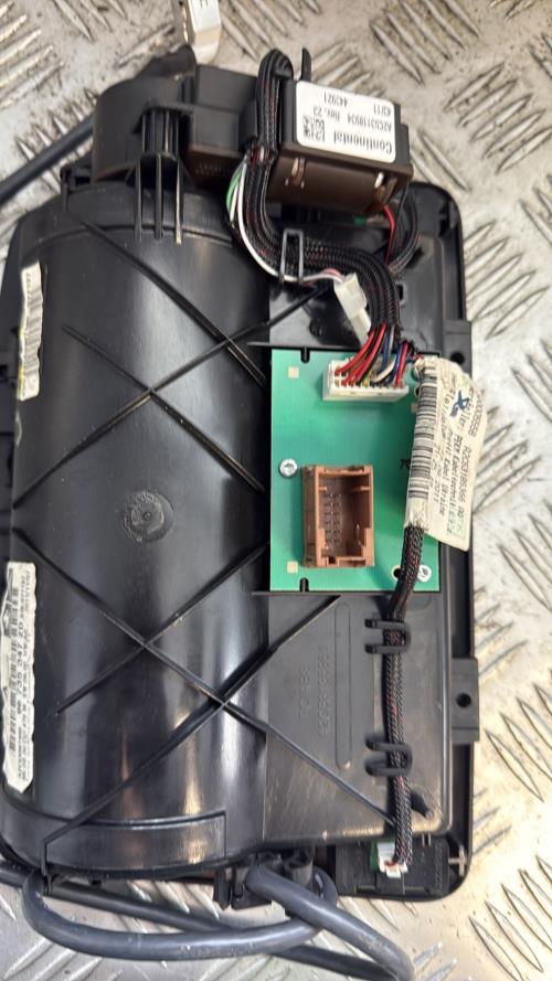 Ecran GPS PEUGEOT 308 1 PHASE 2 Diesel - Image 2