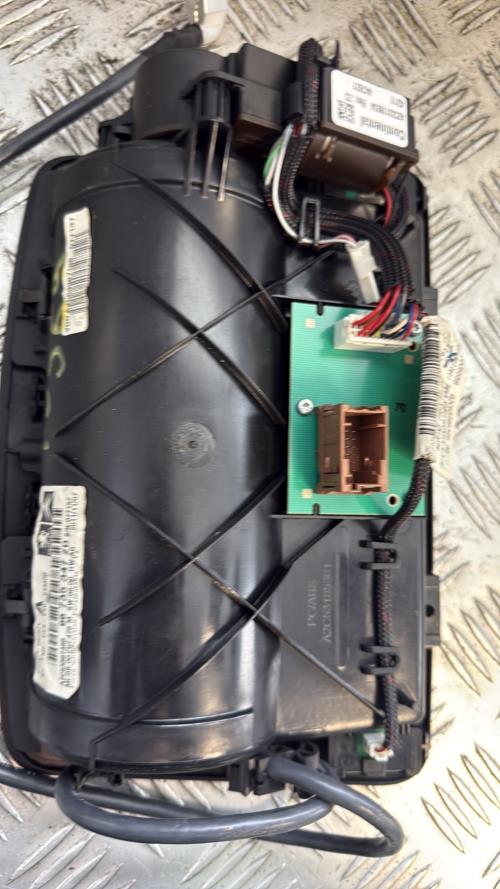 Ecran GPS PEUGEOT 308 1 PHASE 2 Diesel - Image 3