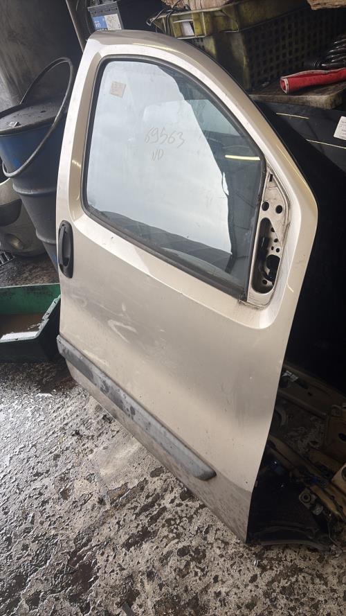 Porte avant droit CITROEN NEMO Diesel - Image 3