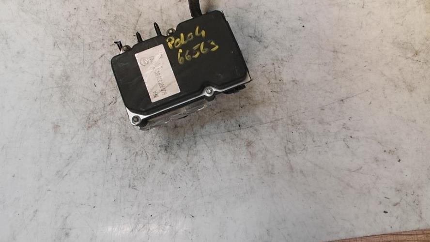 Bloc ABS (freins anti-blocage) VOLKSWAGEN POLO 4 PHASE 2 Diesel - Image 2