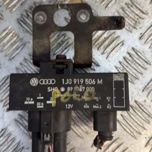 Relais de prechauffage VOLKSWAGEN POLO 5 PHASE 1 Essence - Image 1