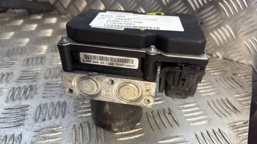 Bloc ABS (freins anti-blocage) VOLKSWAGEN POLO 4 PHASE 2 Diesel - Image 2
