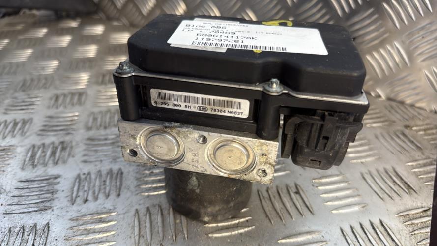 Bloc ABS (freins anti-blocage) VOLKSWAGEN POLO 4 PHASE 2 Diesel - Image 3