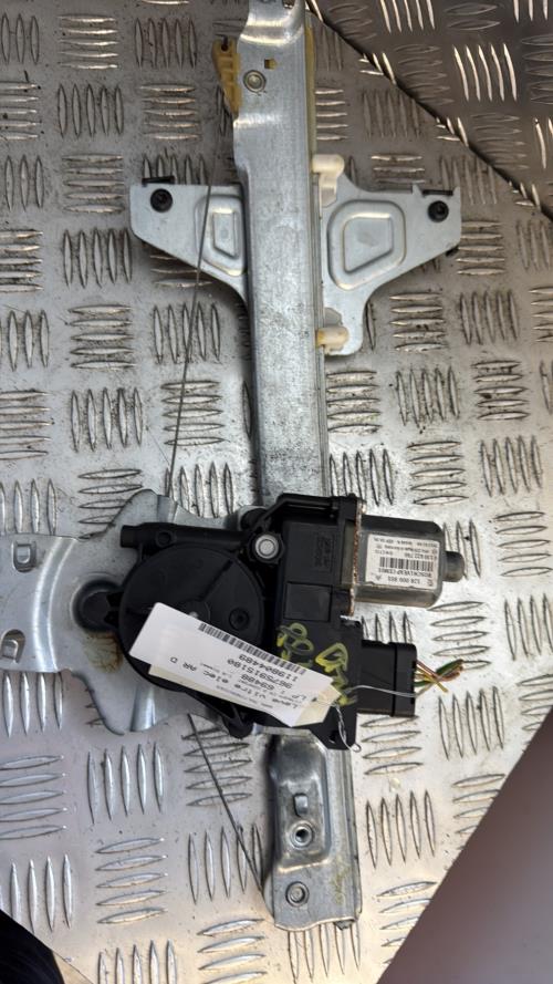 Leve vitre electrique arriere droit CITROEN C5 2 Diesel - Image 1