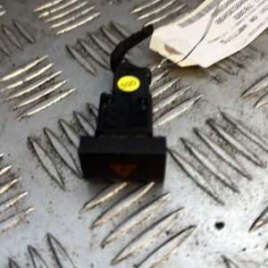 Bouton de warning VOLKSWAGEN POLO 5 PHASE 1 Essence - Image 1