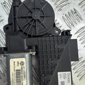 Moteur leve vitre avant gauche VOLKSWAGEN POLO 4 PHASE 2 Diesel - Image 1