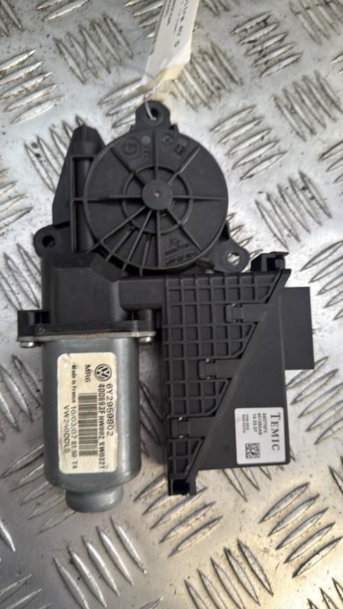 Moteur leve vitre avant gauche VOLKSWAGEN POLO 4 PHASE 2 Diesel - Image 2